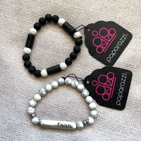 Lot of 2 PAPARAZZI Beaded Stretch Bracelets Black /‎ Off White - Picture 2 of 4